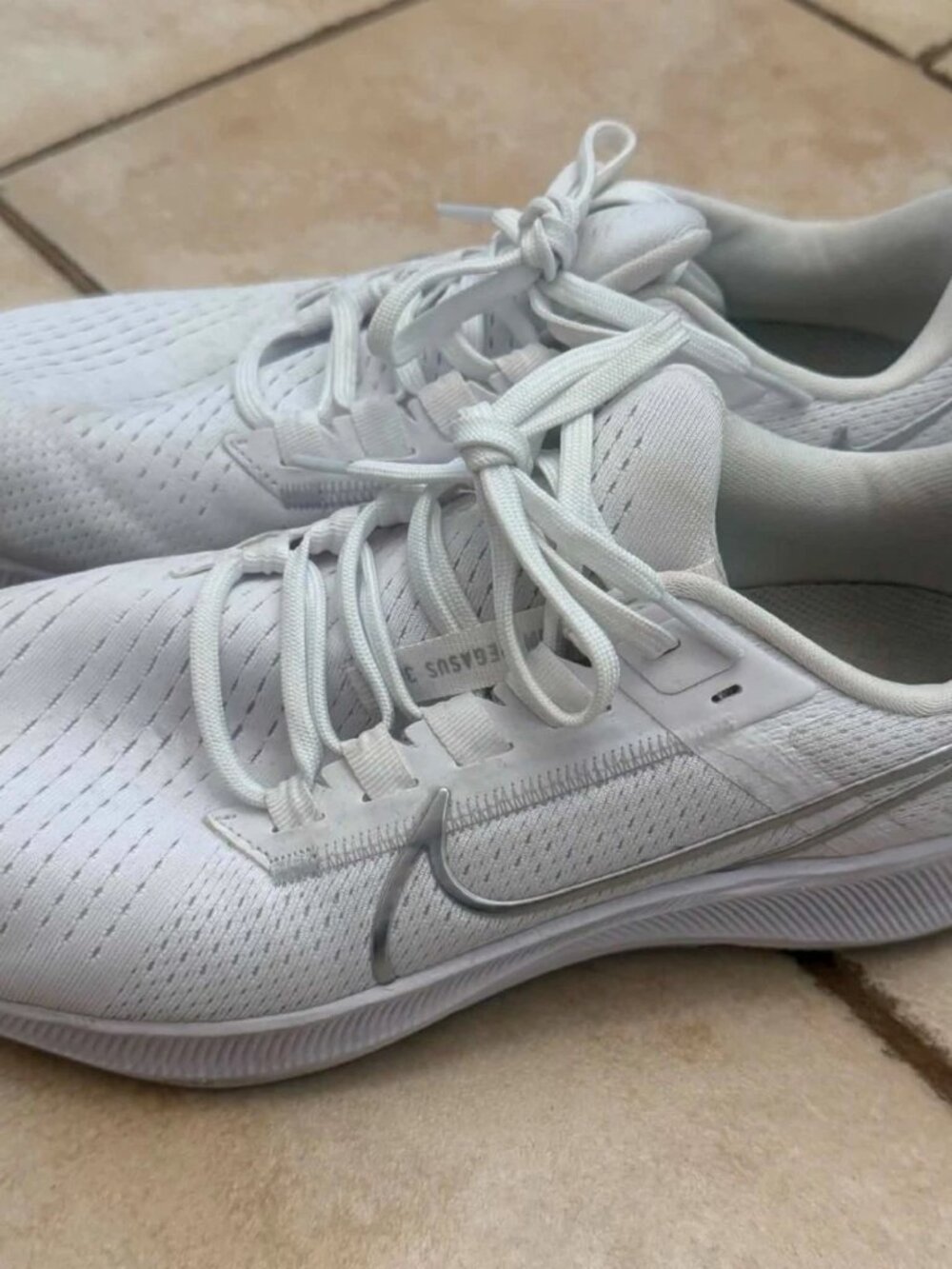 Women's Nike Air Zoom Pegasus 38 Running Shoe White/Silver/Platinum Size 9.5
